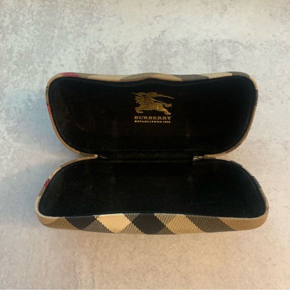 Burberry Novacheck Glasses Case - Picture 6 of 8
